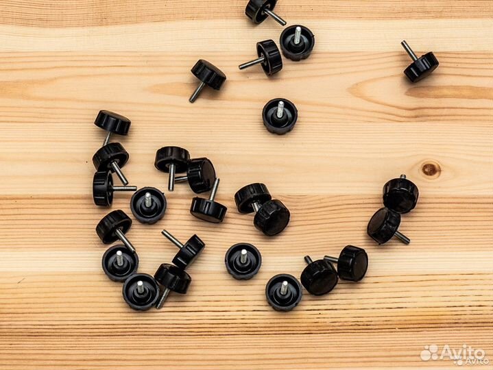 Болты для ручек катушек безынерционных