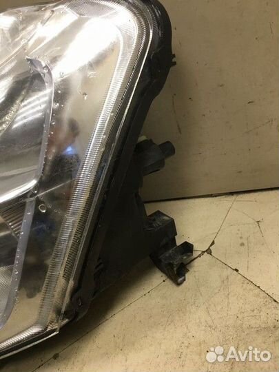 Фара левая Nissan Almera