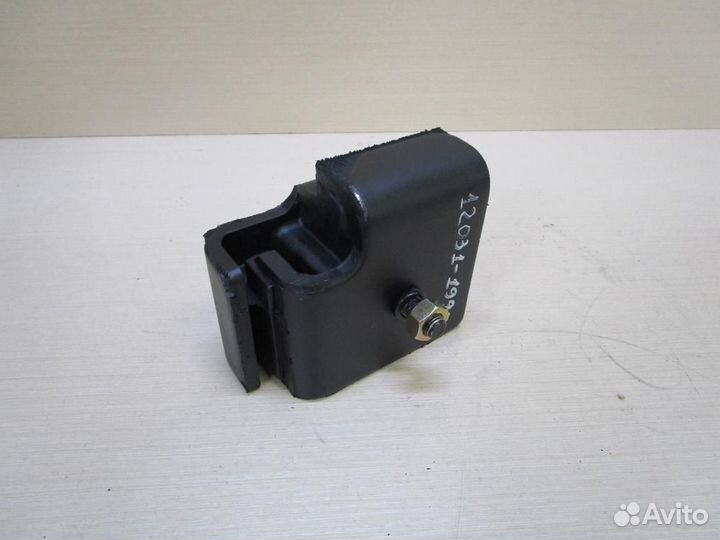 Подушка двигателя передняя - zevs