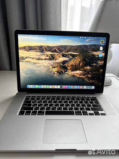 Apple MacBook Pro 15 2015 16 GB AMD A1398