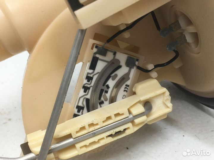 Датчик уровня топлива Mercedes-Benz C-Class