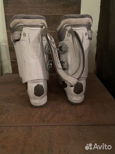 Горнолыжные ботинки женские