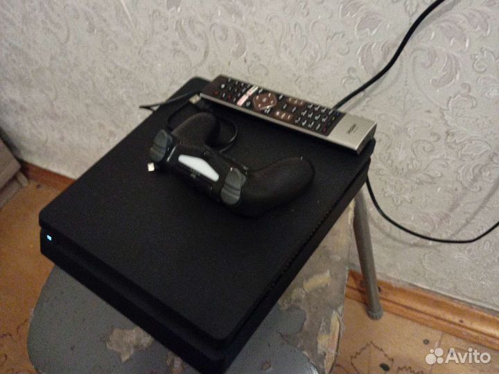 Игровая приставка ps4