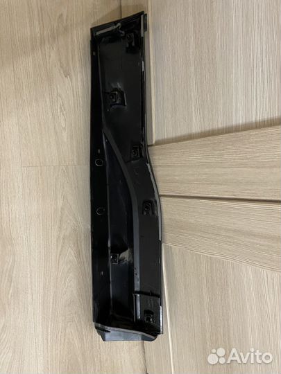 Накладка на заднюю левую дверь