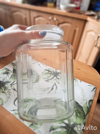 Банка 3,3 л с плотной крышкой для хранения