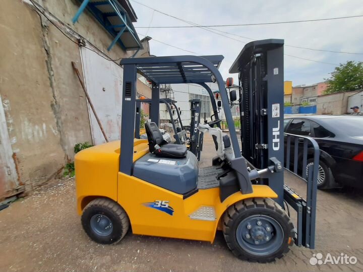 Вилочный погрузчик CHL CPCD35, 2023