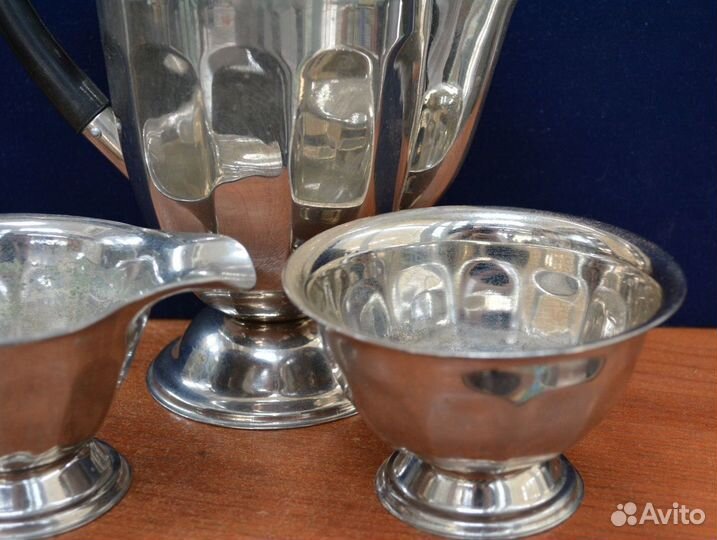 Металлический кофейный сервиз