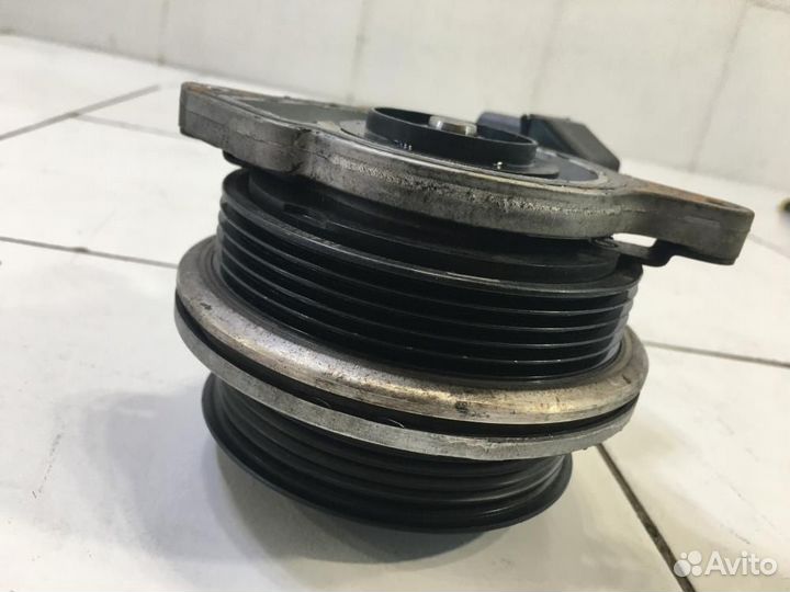 Насос водяной помпа Volkswagen Scirocco 3 MK3 137