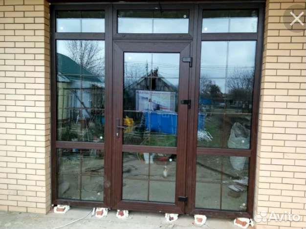 Пластиковые двери