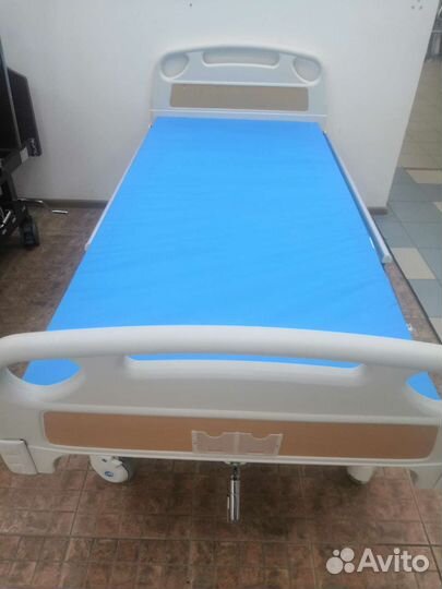 Медицинская кровать