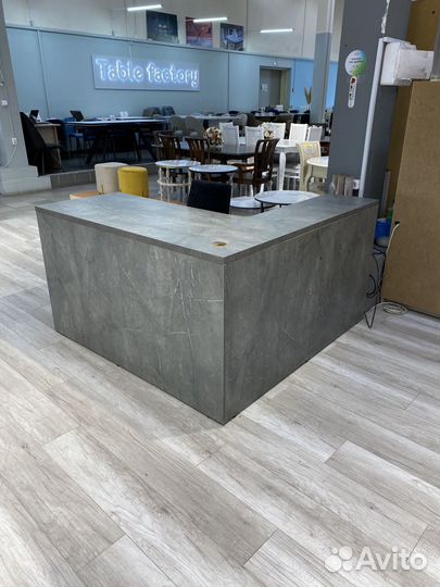 Стол офисный угловой