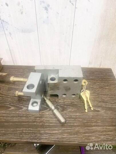 Замок для гаража