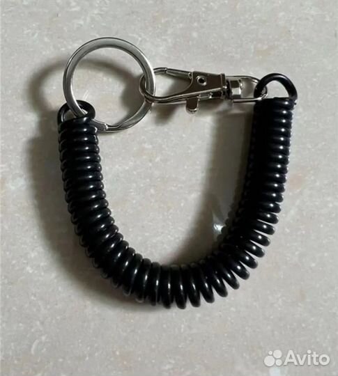 Пружинный держатель для ключей