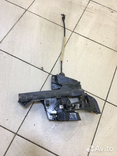 Замок дверной задний левый Ford Focus 2 shda 2011