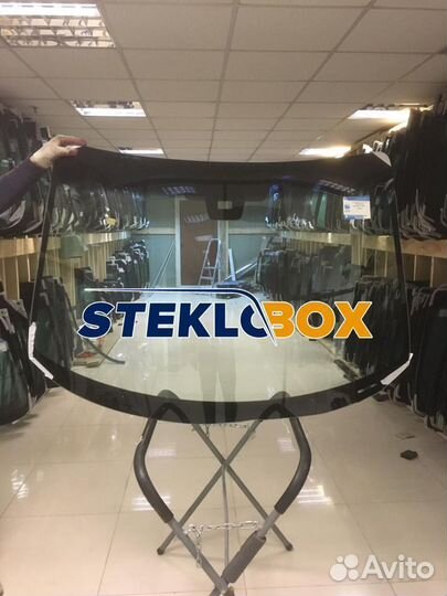 Лобовое стекло на Мазда 3