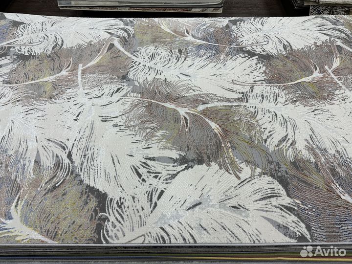 Ковер новый плотный