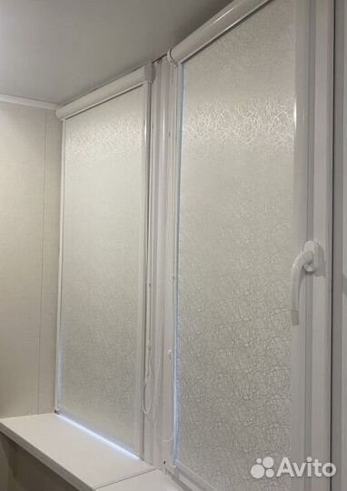 Рулонные шторы в коробе и с направляющими Q6462