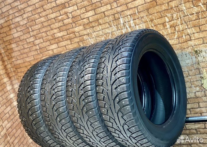 Nokian Tyres Hakkapeliitta 5 215/65 R16