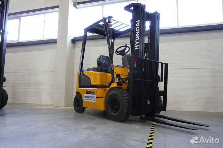 Вилочный погрузчик Hyundai 18D-7E, 2023