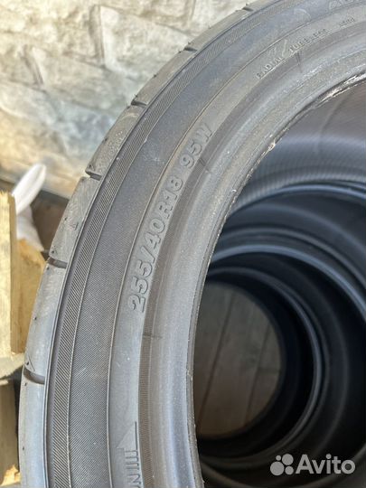 Yokohama Advan Neova AD08R 255/40 R18