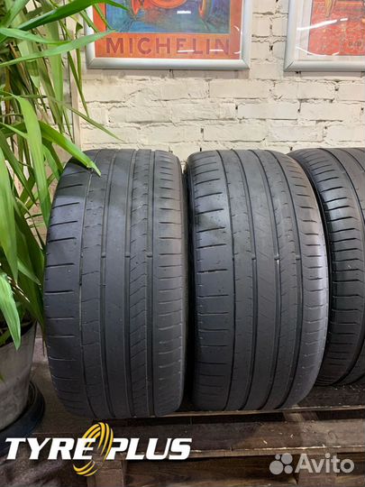 Pirelli P Zero 315/30 R22 и 295/35 R21 106Y