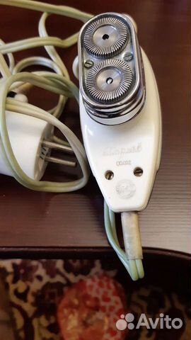 Электрическая бритва 