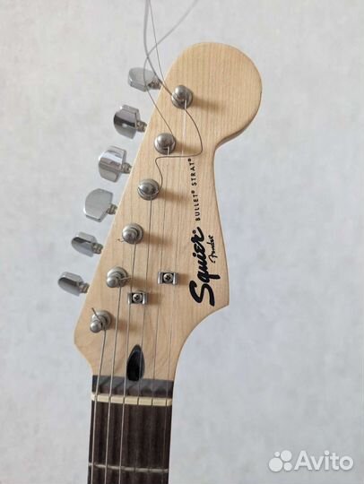 Электрогитара fender squier bullet stratocaster