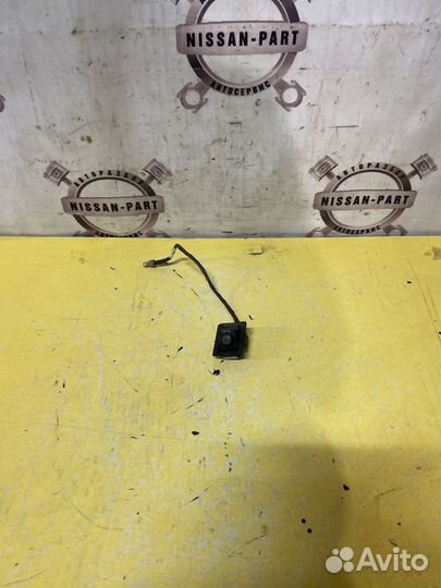 Chevrolet camaro 6 камера заднего хода