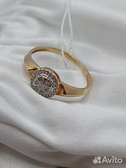 Кольцо с природным камнем Золото