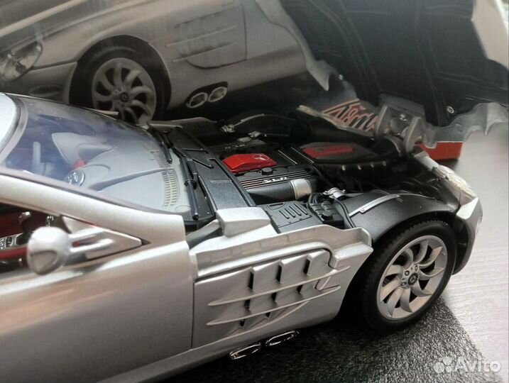 Mercedes-Benz SLR McLaren (2003) 1:12 Motormax