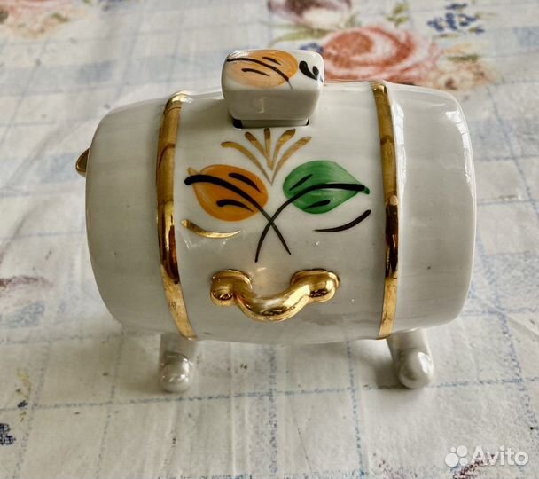 Декоративный бочонок для вина