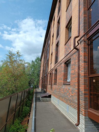 2-к. квартира, 64 м², 1/4 эт.