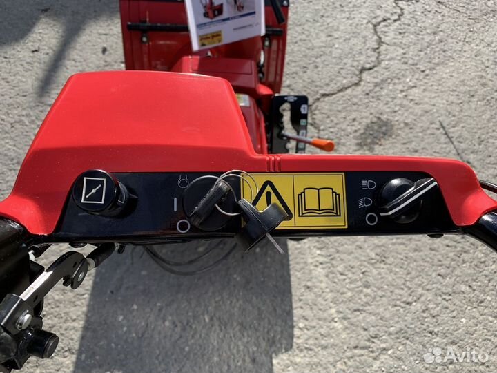 Снегоуборщик Honda HSS 655 ETD1 гусеничный