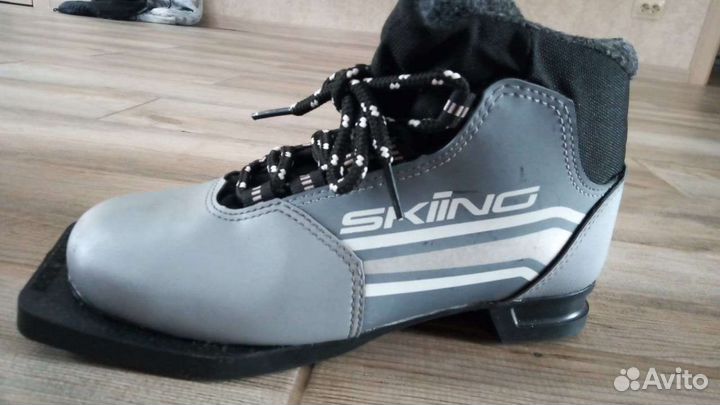 Лыжные ботинки