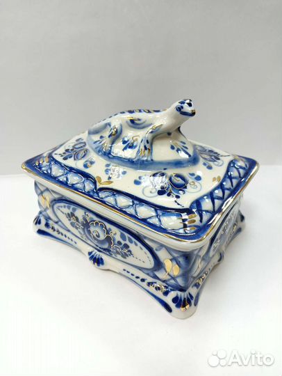 Шкатулка фарфоровая Гжель