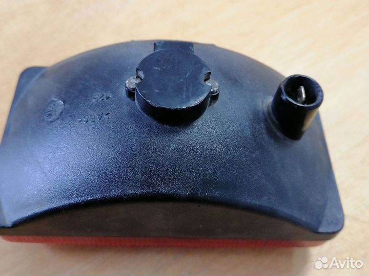 Задний противотуманный фонарь красного цвета Ока