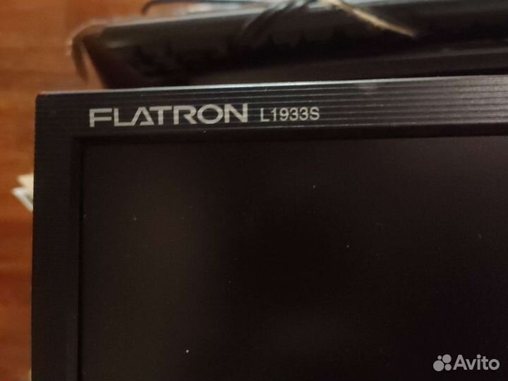 Монитор LG flatron L1933S