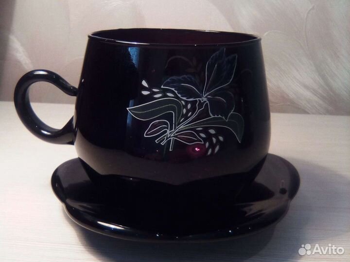 Чайные пары. марганцевое стекло