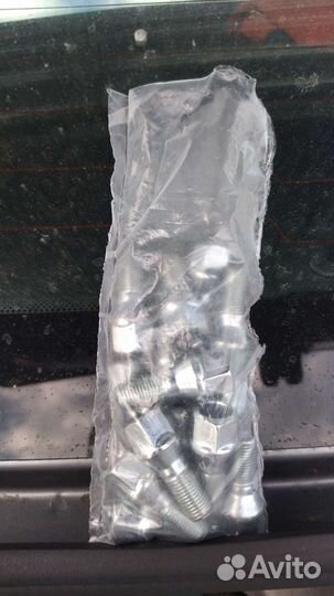 Болт колëсный 17, м12*1.25 23мм на ваз 18 штук