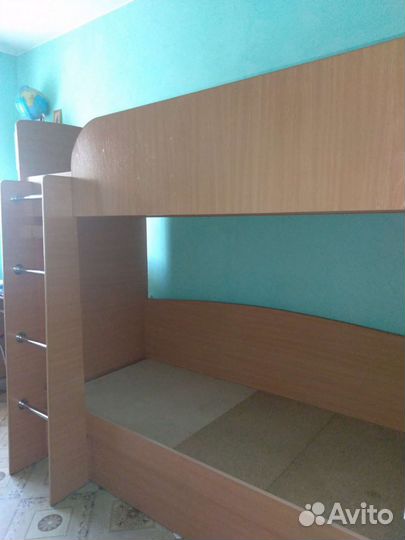 Кровать двухьярусная