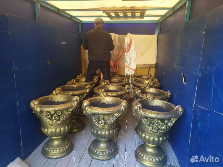 Вазоны с розами