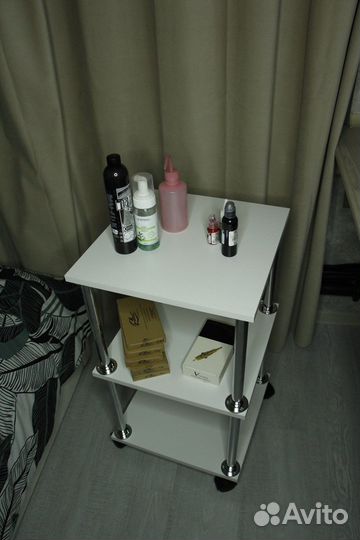 Тумбочка косметологическая на колесах