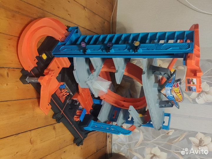 Трек хотвилс акула (парковка)