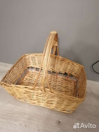 Корзина плетеная