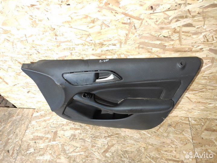 Обшивка двери передней правой B 246