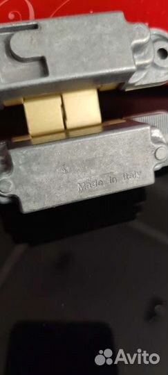 Скрытые дверные петли Venezia (Italy)