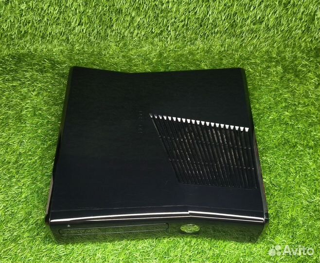 Xbox 360 Slim 250GB Freeboot + Игры