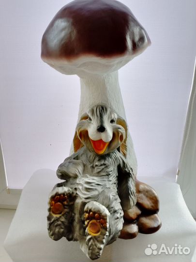 Садовая фигура Веселый зайчик у гриба