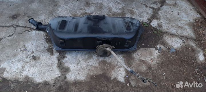 Продам бак топливный mercedes 190 w201