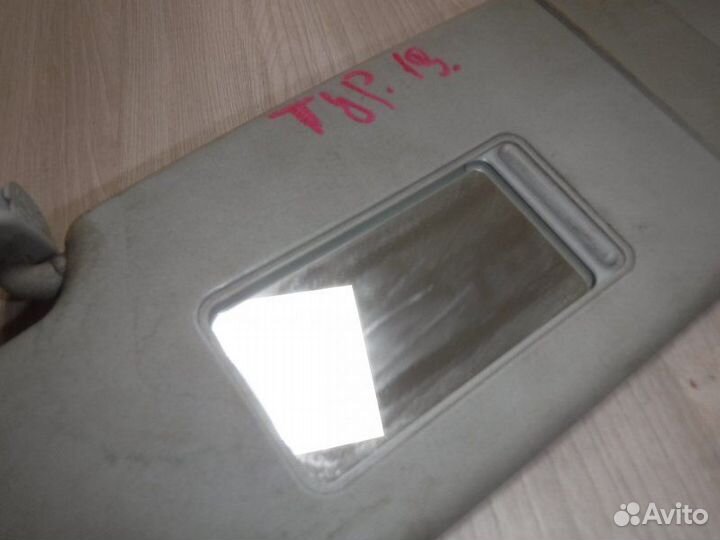 Козырек солнцезащитный правый Skoda Octavia AKL